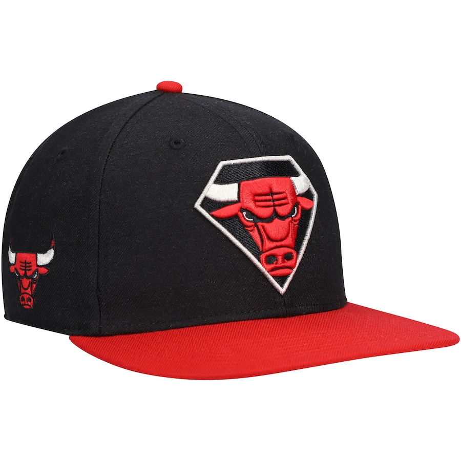 Chicago Bulls '47 75th Anniversary Carat Captain Snapback Hat - Black-Red