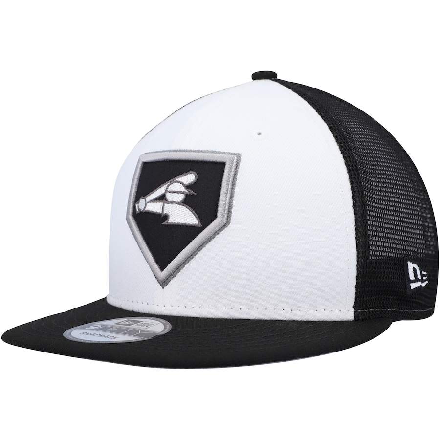 Chicago White Sox New Era 2022 Clubhouse Trucker 9FIFTY Snapback Hat - White-Black