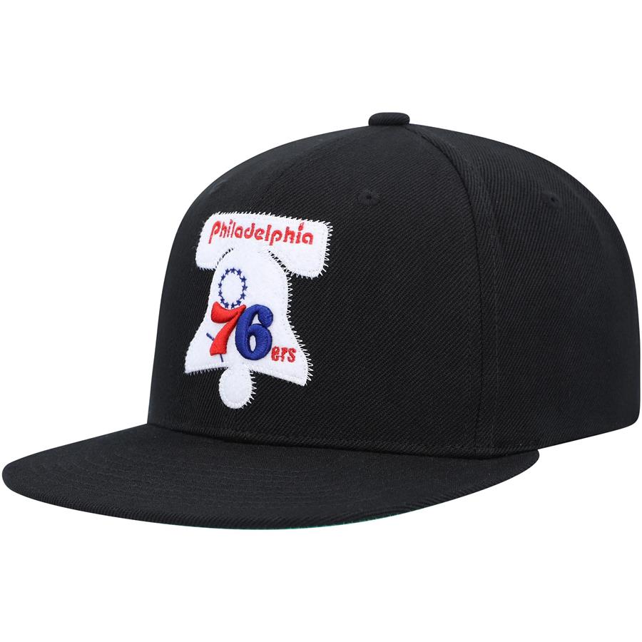Philadelphia 76ers Mitchell & Ness Hardwood Classics Zig Zag Snapback Hat - Black
