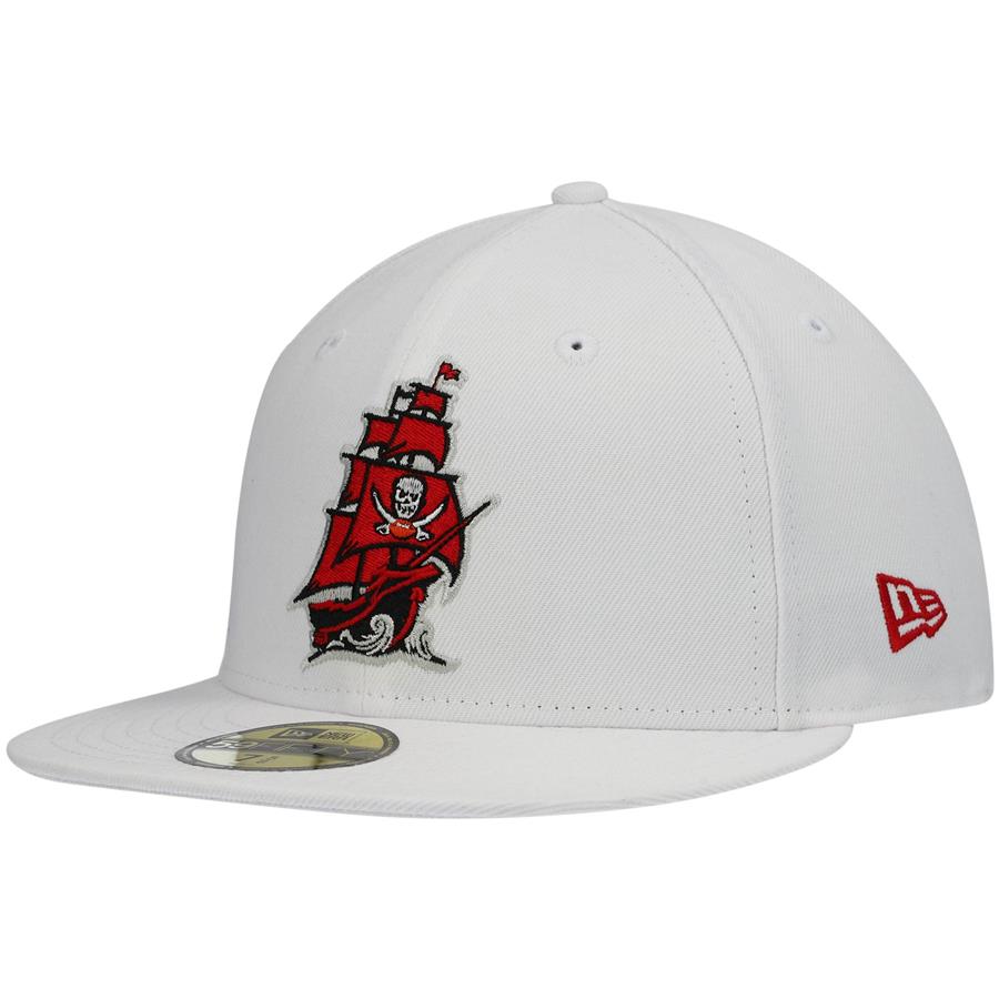 Tampa Bay Buccaneers New Era Omaha Alternate Logo 59FIFTY Fitted Hat - White