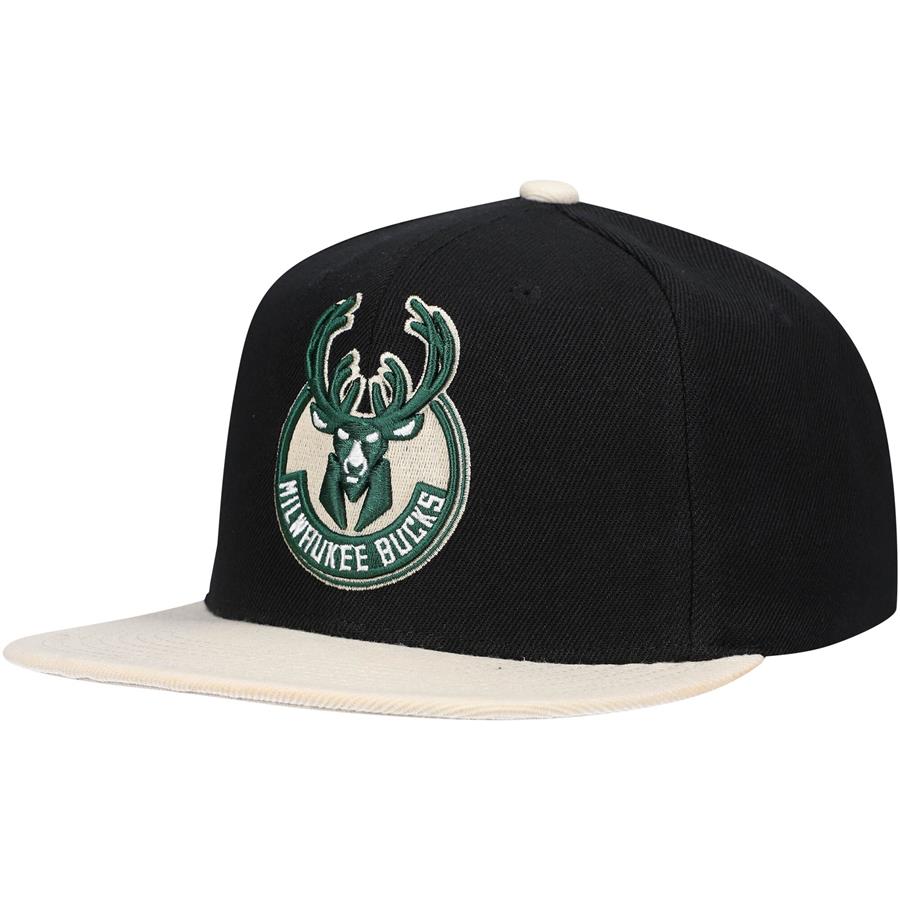 Milwaukee Bucks Mitchell & Ness Core Basic Snapback Hat - Black