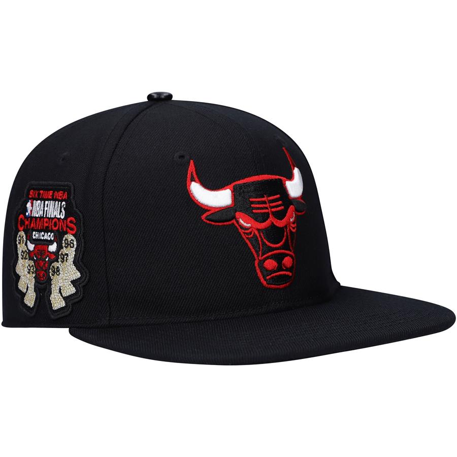 Chicago Bulls Pro Standard 6x NBA Finals Champions Team Snapback Hat - Black