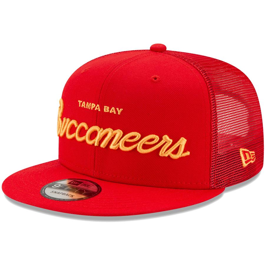 Tampa Bay Buccaneers New Era Script Trucker 9FIFTY Snapback Hat - Red