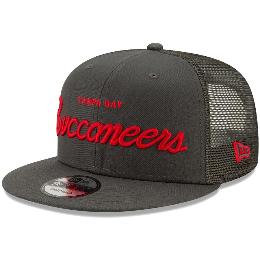 Tampa Bay Buccaneers New Era Script Trucker 9FIFTY Snapback Hat - Pewter