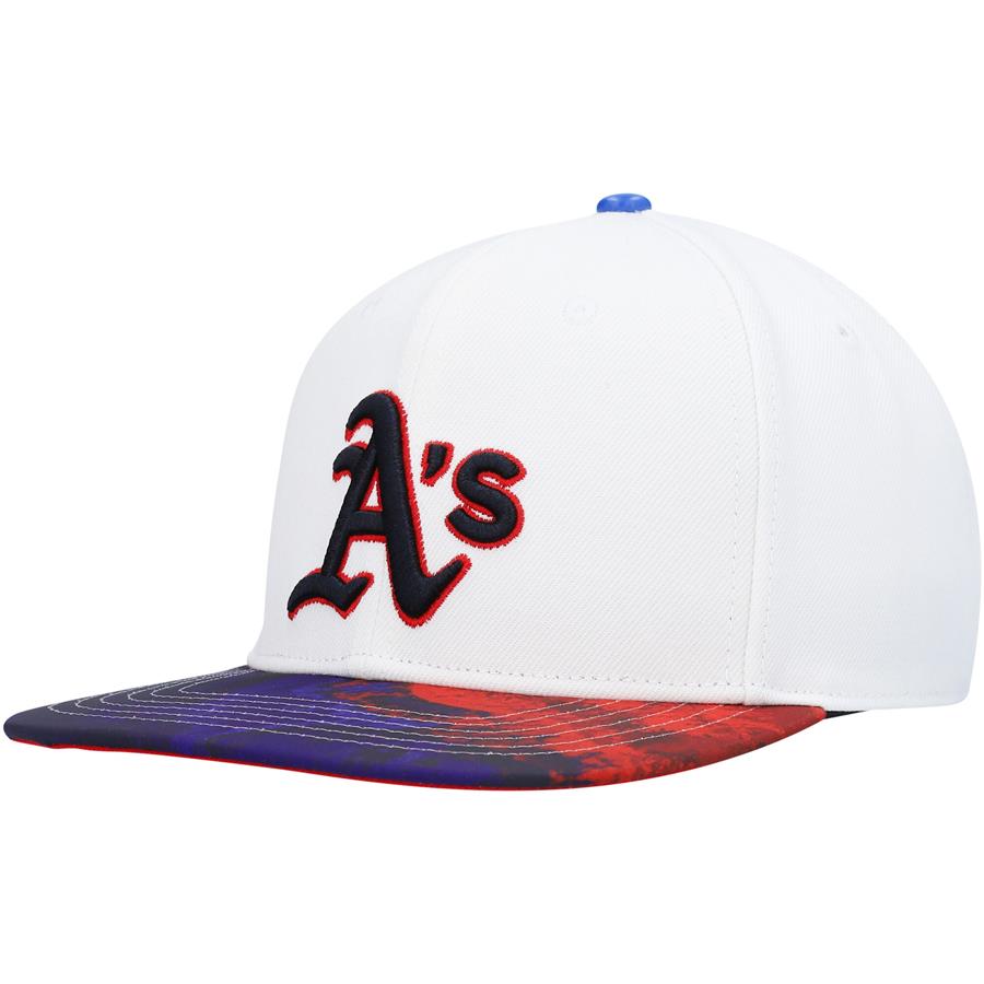 Oakland Athletics Pro Standard Dip-Dye Snapback Hat - White