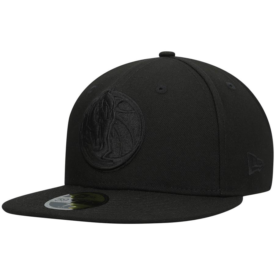 Dallas Mavericks New Era Black On Black 59FIFTY Fitted Hat