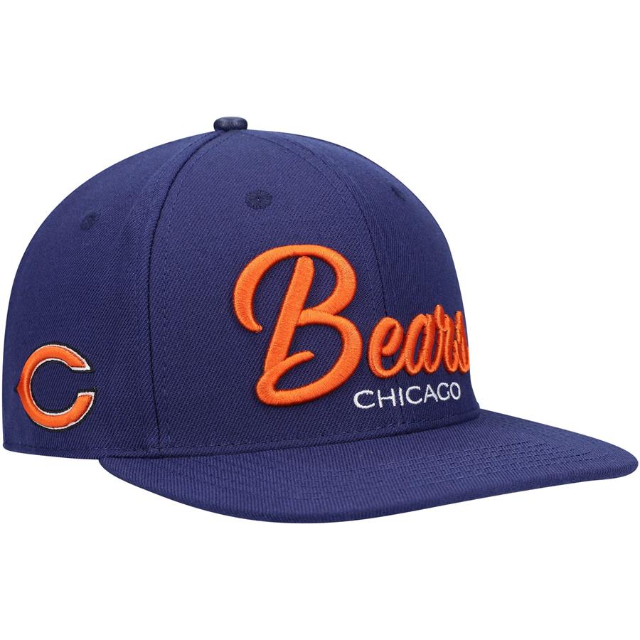 Chicago Bears Pro Standard Script Wordmark Snapback Hat - Navy