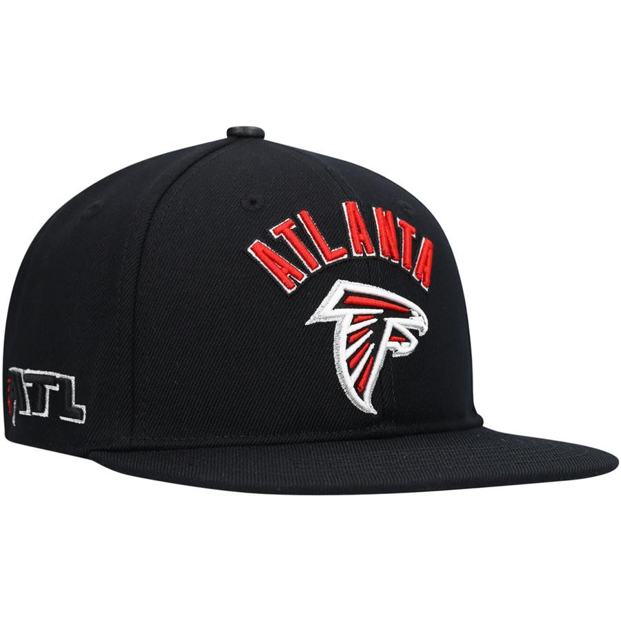 Atlanta Falcons Pro Standard Stacked Snapback Hat - Black