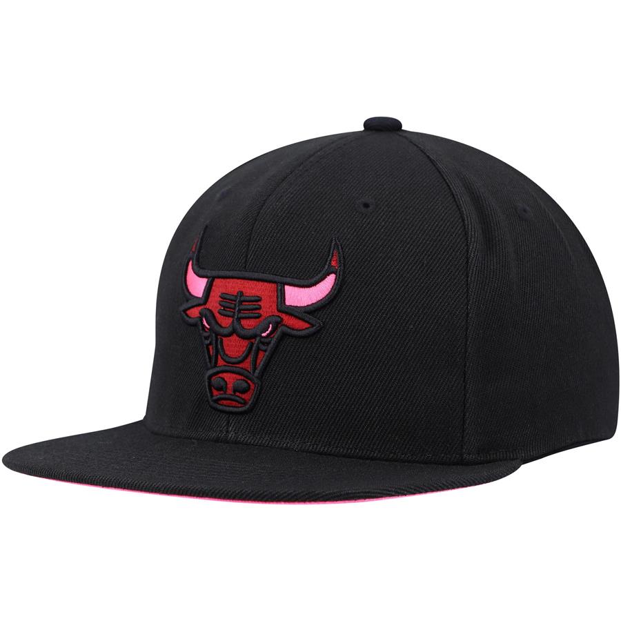 Chicago Bulls Mitchell & Ness Highlighter Team Pop Snapback Hat - Black