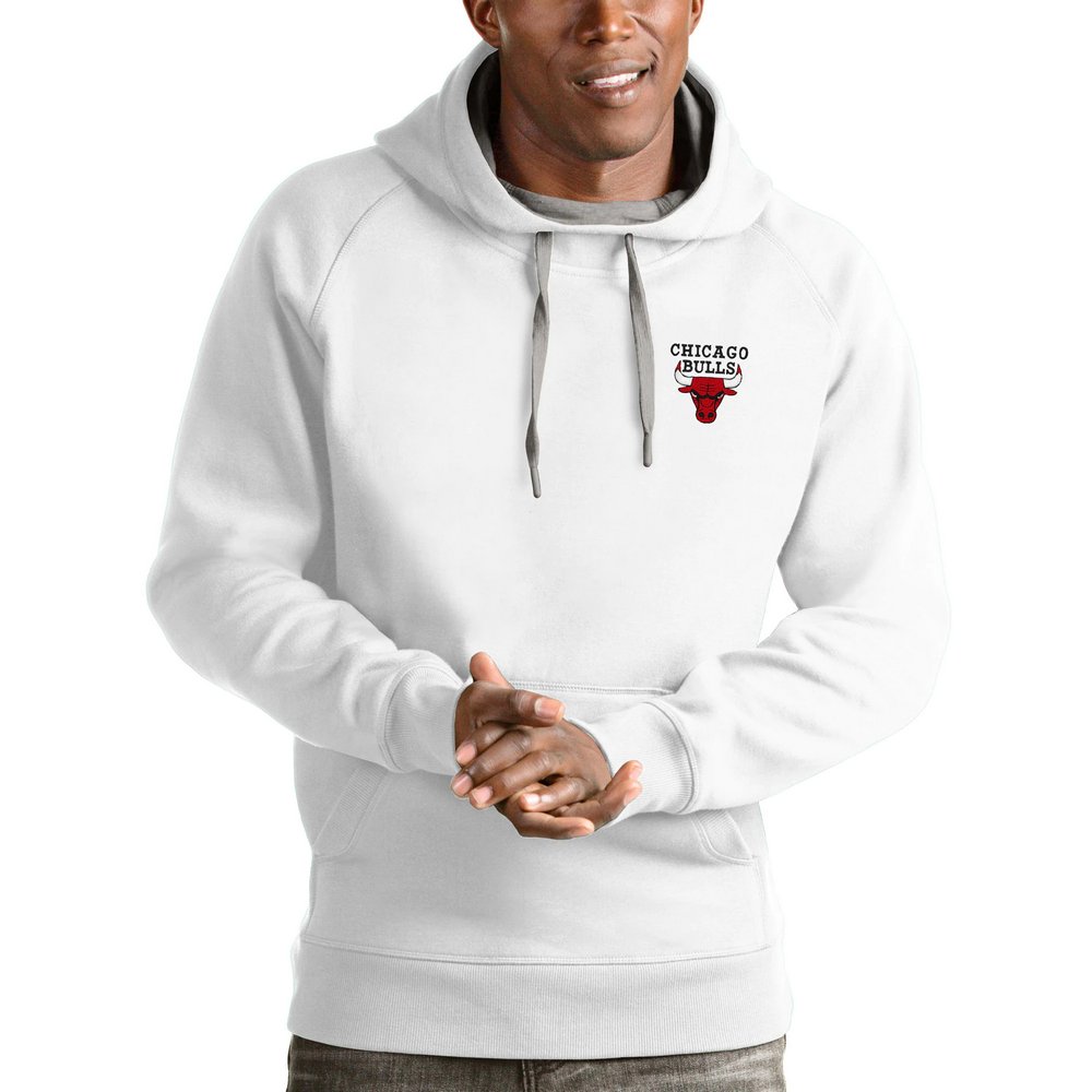 Chicago Bulls Antigua Victory Pullover Hoodie - White