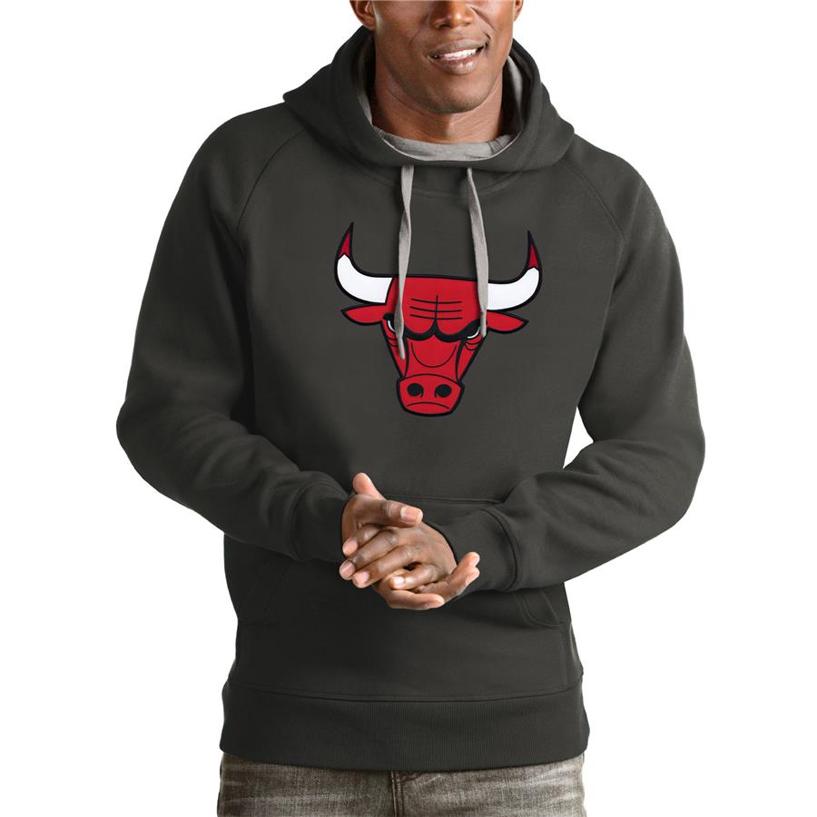 Chicago Bulls Antigua Logo Victory Pullover Hoodie - Charcoal