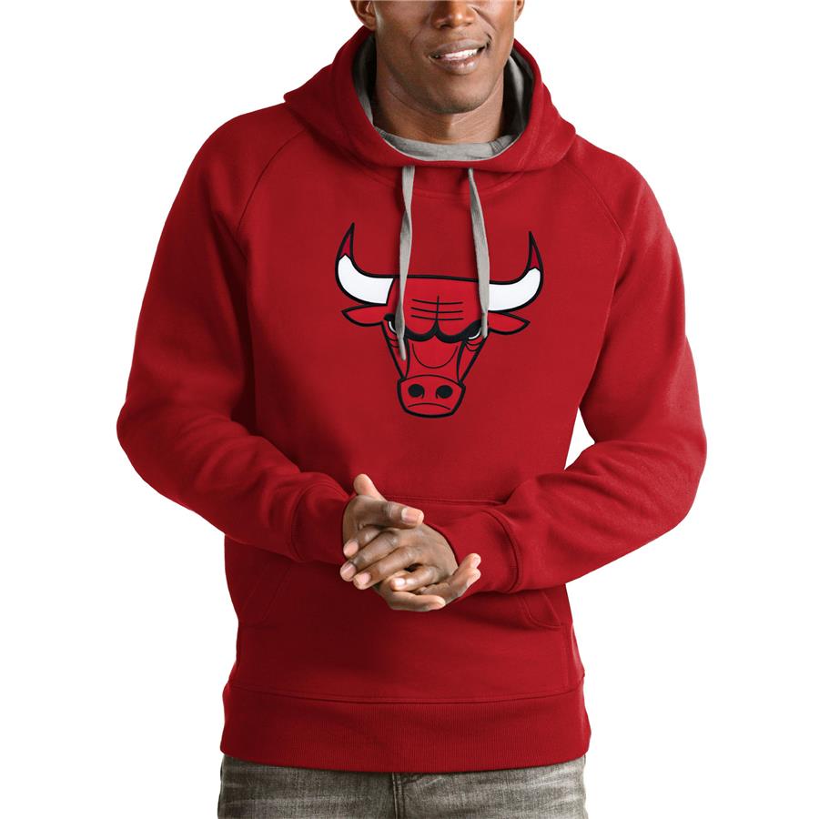 Chicago Bulls Antigua Logo Victory Pullover Hoodie - Red