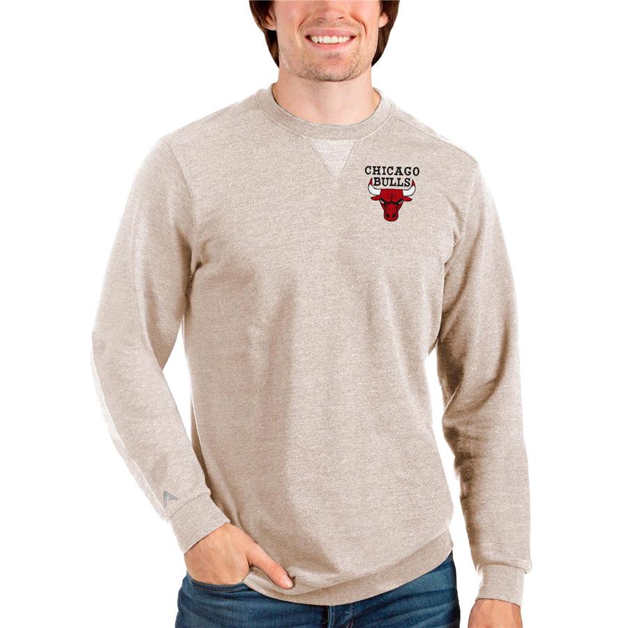 Chicago Bulls Antigua Reward Crewneck Pullover Sweatshirt - Oatmeal