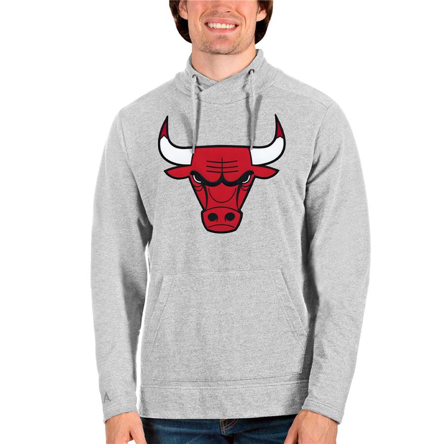 Chicago Bulls Antigua Logo Reward Crossover Neckline Pullover Sweatshirt - Heathered Gray
