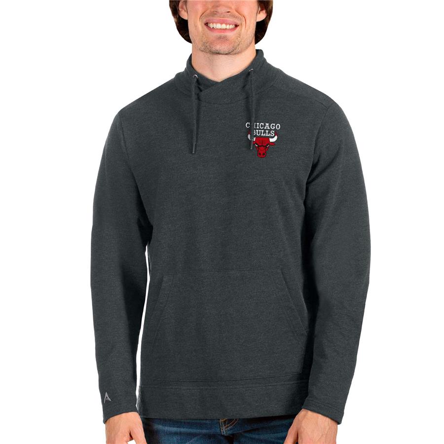 Chicago Bulls Antigua Reward Crossover Neckline Pullover Sweatshirt - Heathered Charcoal