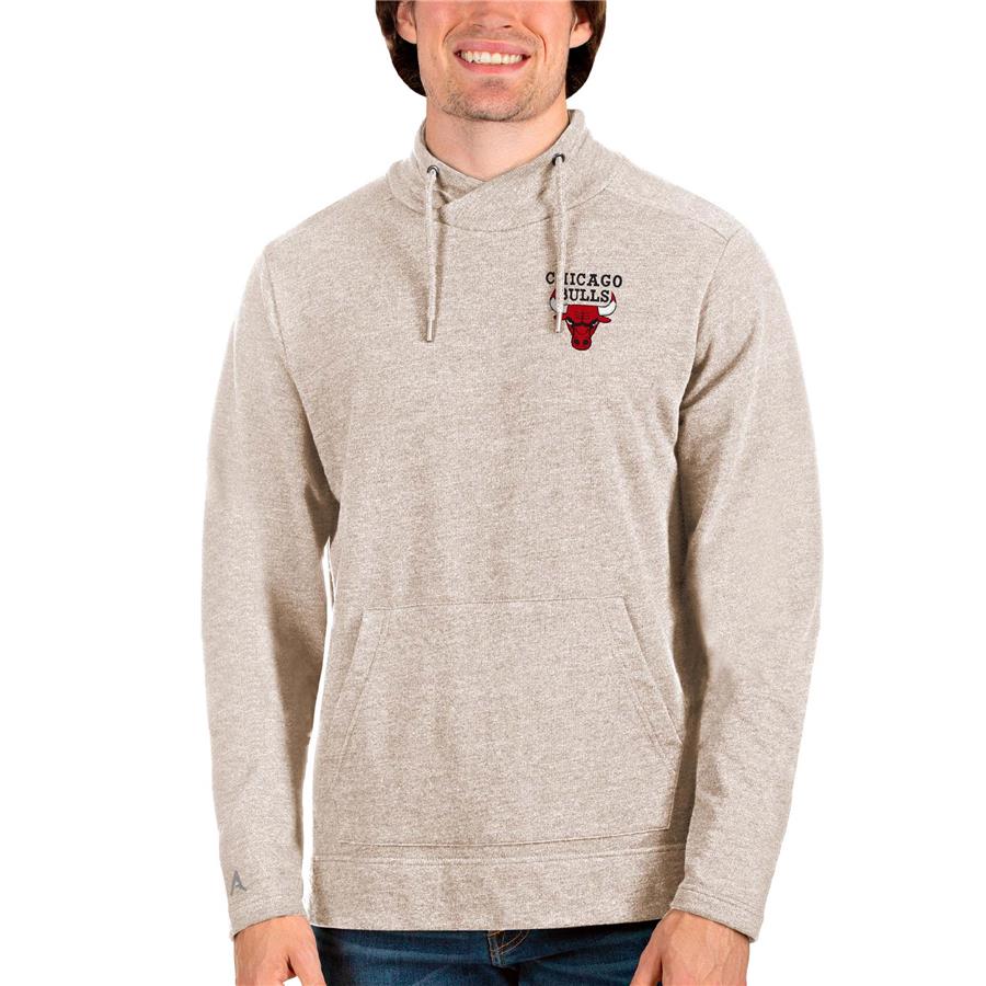 Chicago Bulls Antigua Reward Crossover Neckline Pullover Sweatshirt - Oatmeal