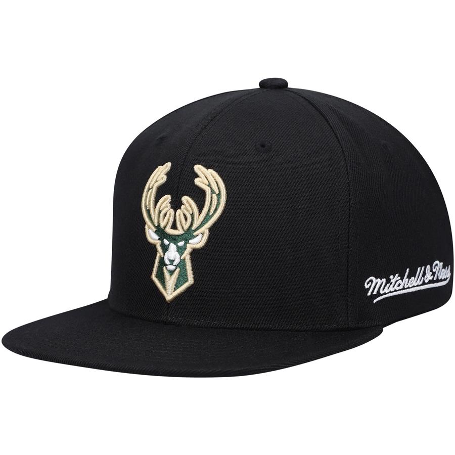 Milwaukee Bucks Mitchell & Ness English Dropback Snapback Hat - Black