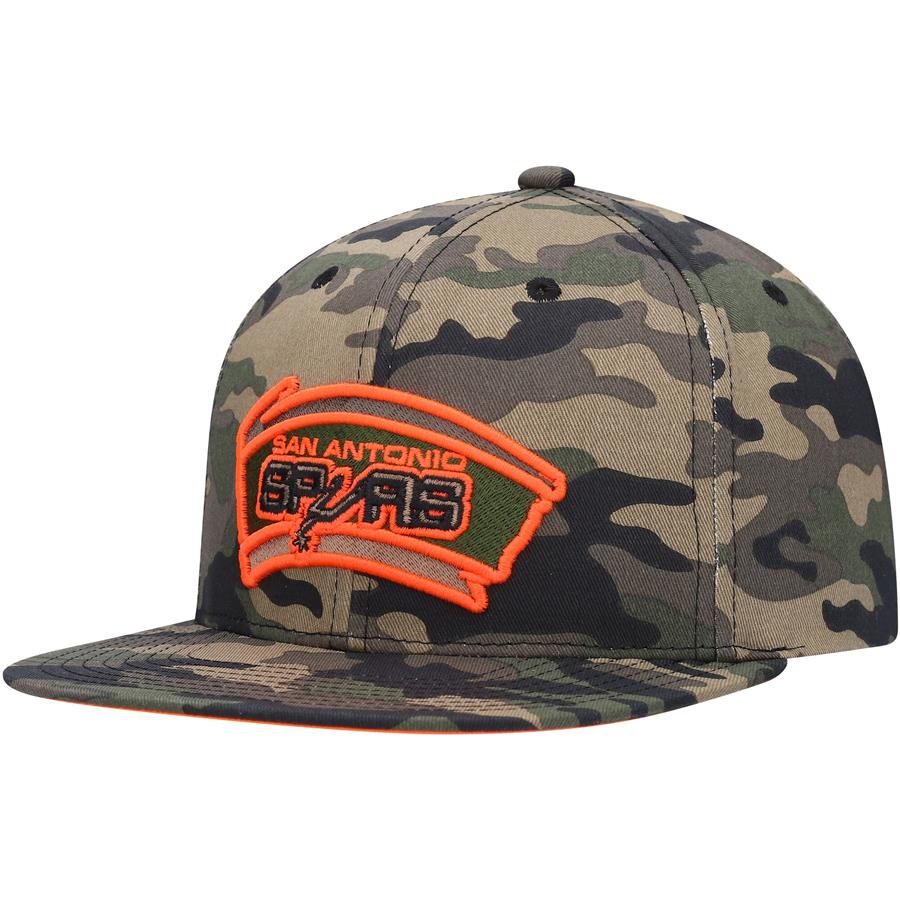 San Antonio Spurs Mitchell & Ness Hardwood Classics Neon Pop Snapback Hat - Camo