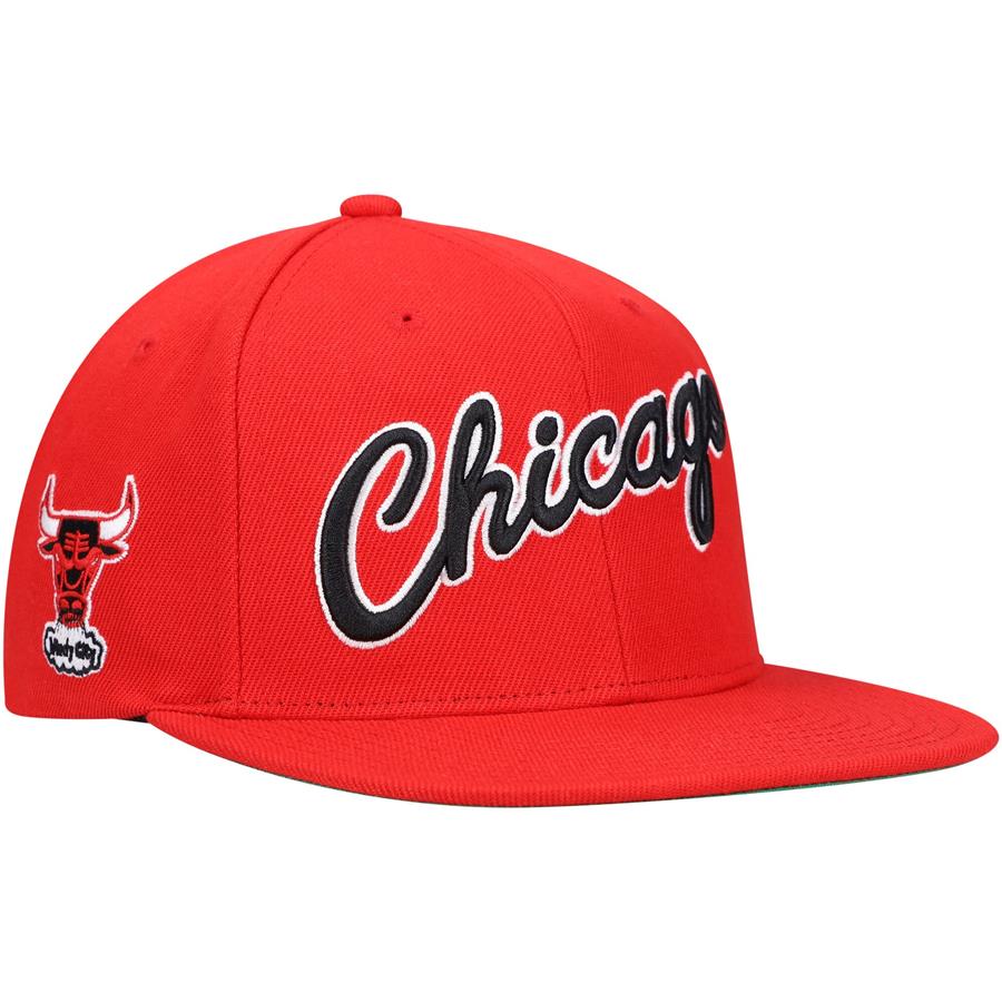 Chicago Bulls Mitchell & Ness Hardwood Classics XL Wordmark Snapback Hat - Red