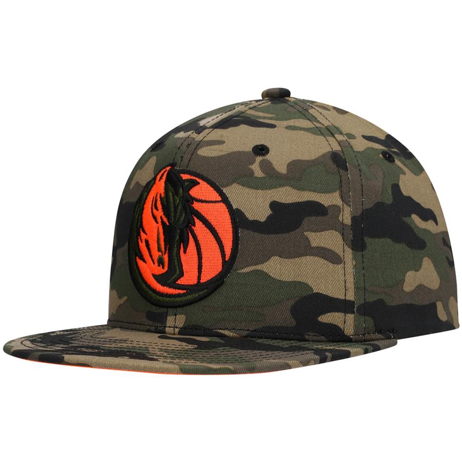 Dallas Mavericks Mitchell & Ness Neon Pop Snapback Hat - Camo