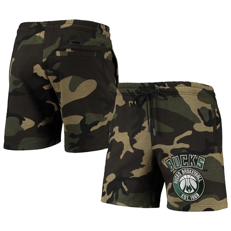 Milwaukee Bucks Pro Standard Team Shorts - Camo