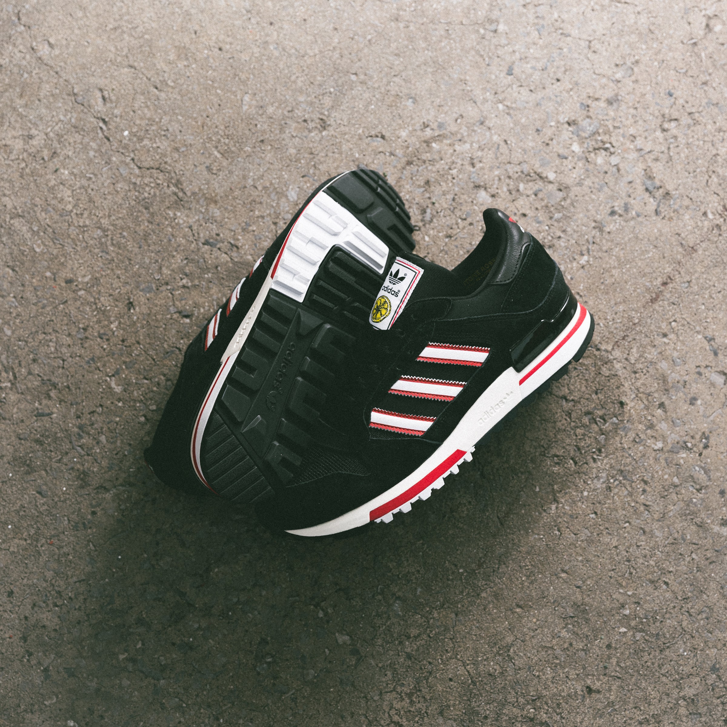 Manchester United x adidas Stone Roses ZX 600 Trainers Black