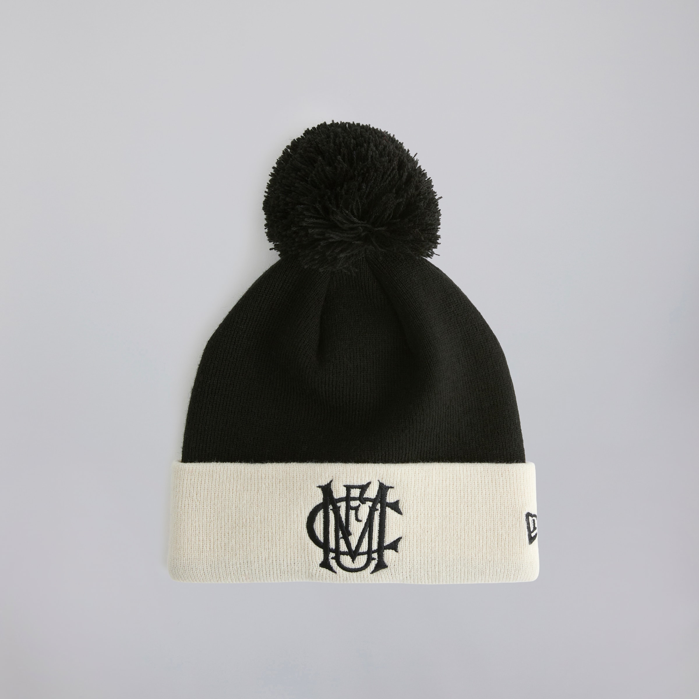 Manchester United x New Era Monogram Contrast Bobble Beanie Black