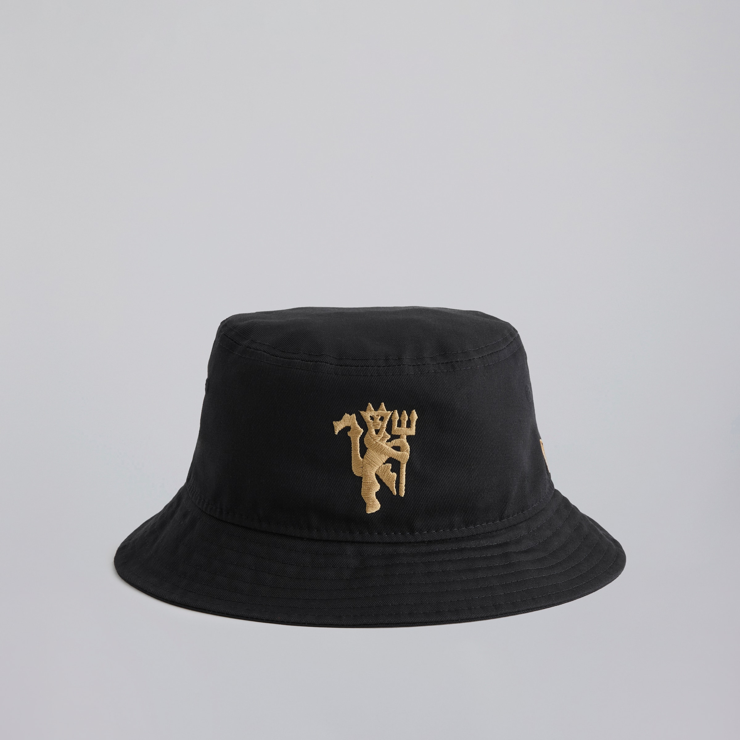 Manchester United x New Era Gold Devil Bucket Hat Navy