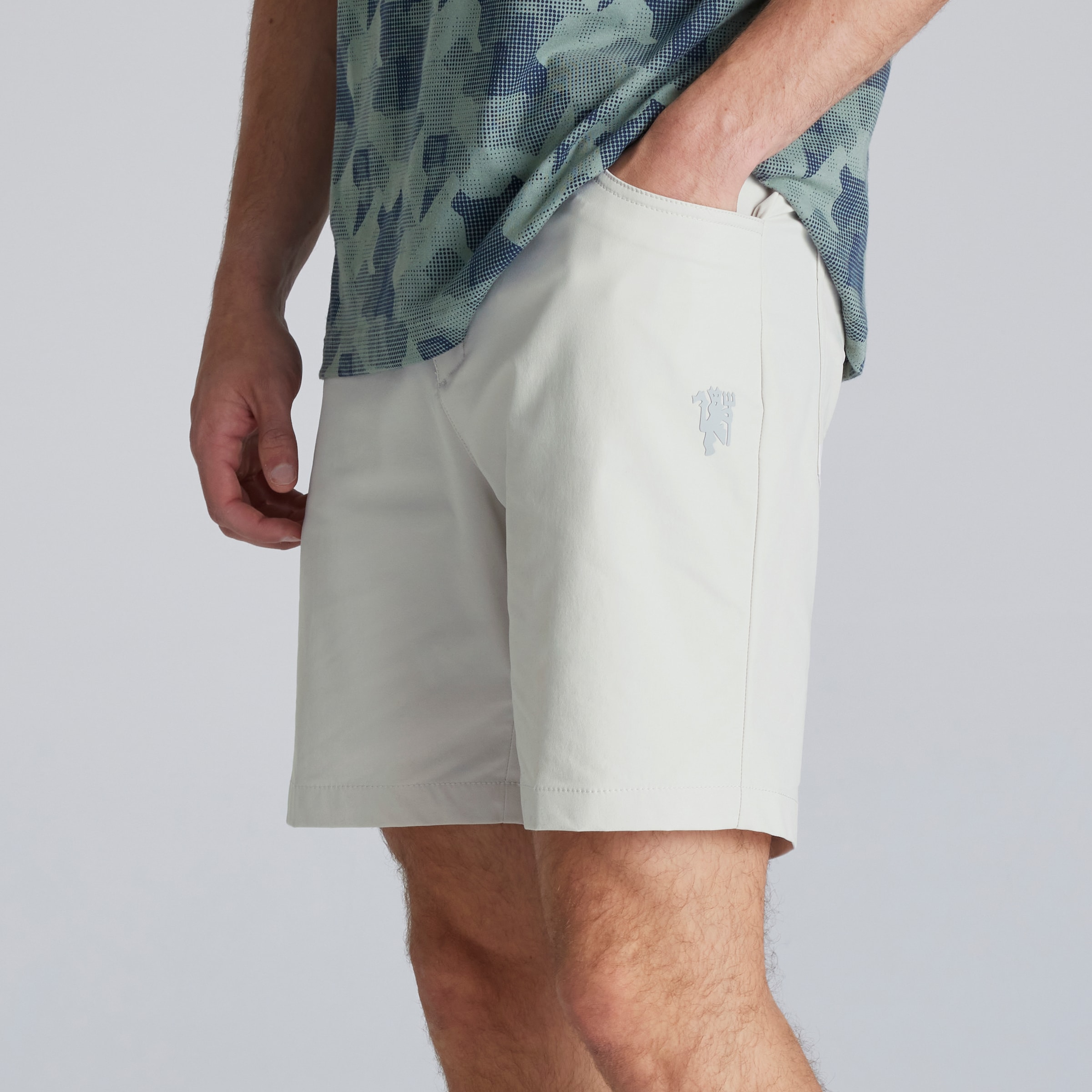 Manchester United x adidas Golf Ultimate365 5-Pocket Golf Shorts Cream