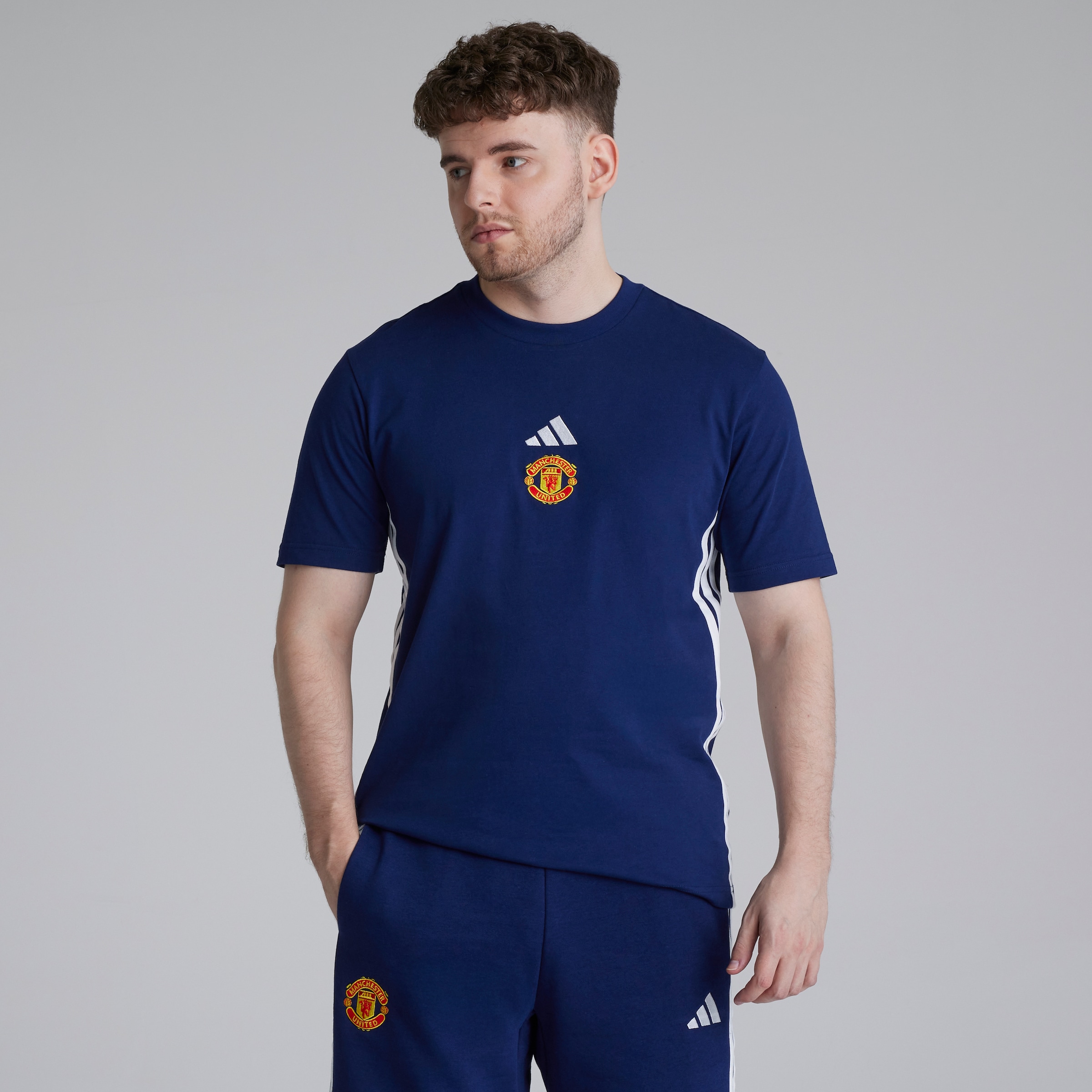 Manchester United x adidas Essentials 3-Stripes Single Jersey T-Shirt Blue