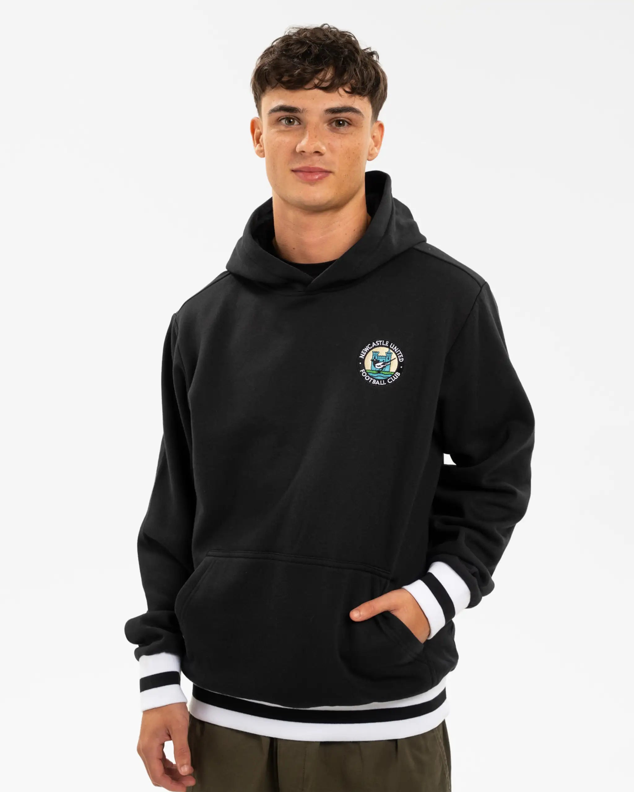 Мужское худи Newcastle United Black 1976 Retro Crest