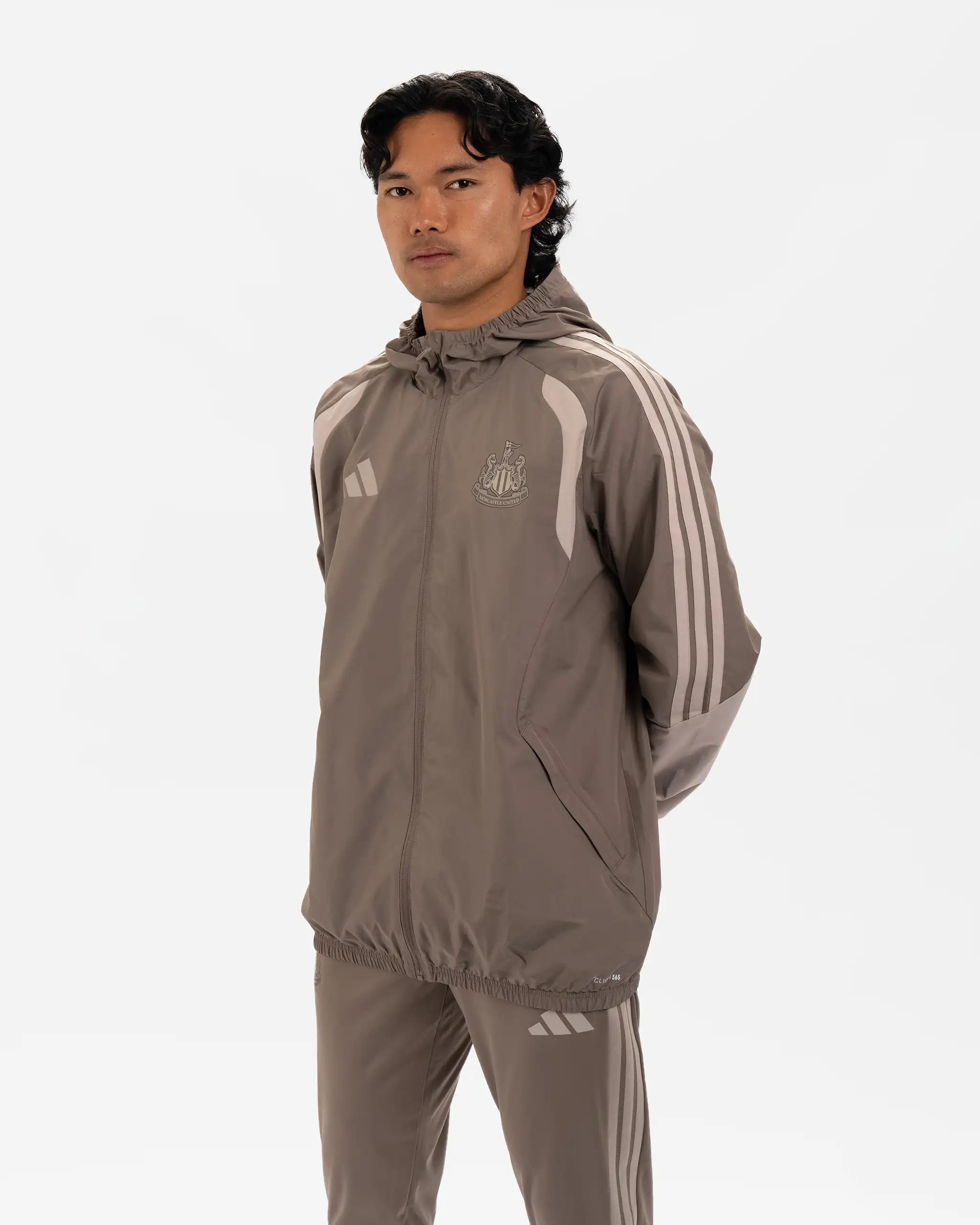Куртка Newcastle United adidas 26/27 Coach's Range Beige All Weather