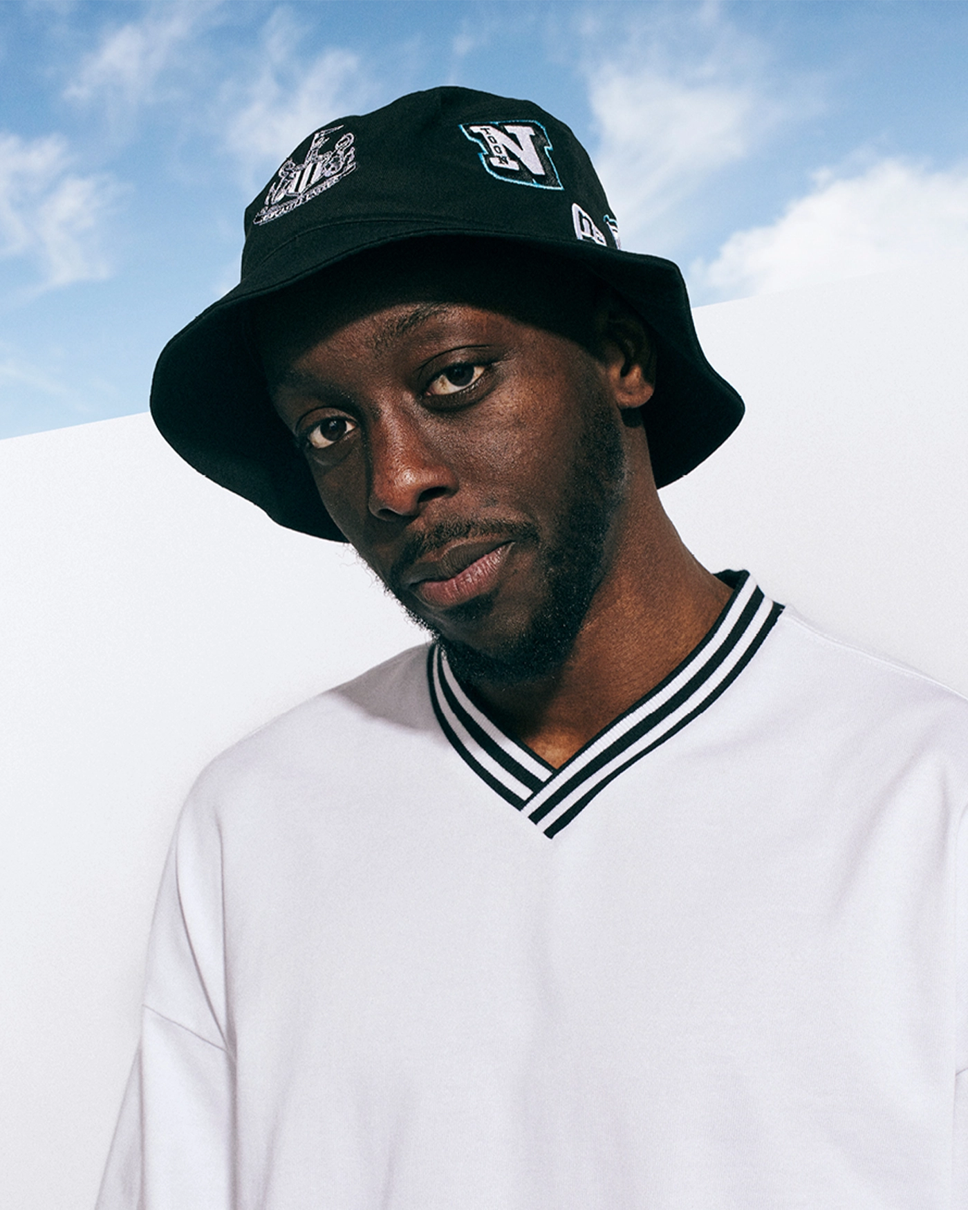 Newcastle United New Era Patch Logo Black Bucket Hat