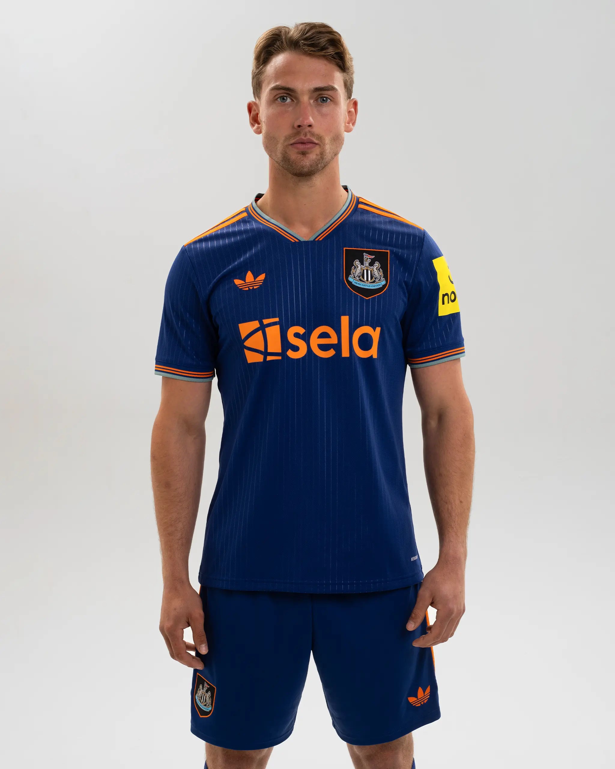 Newcastle United adidas Men's 25/26 Short Sleeved Third Shirt