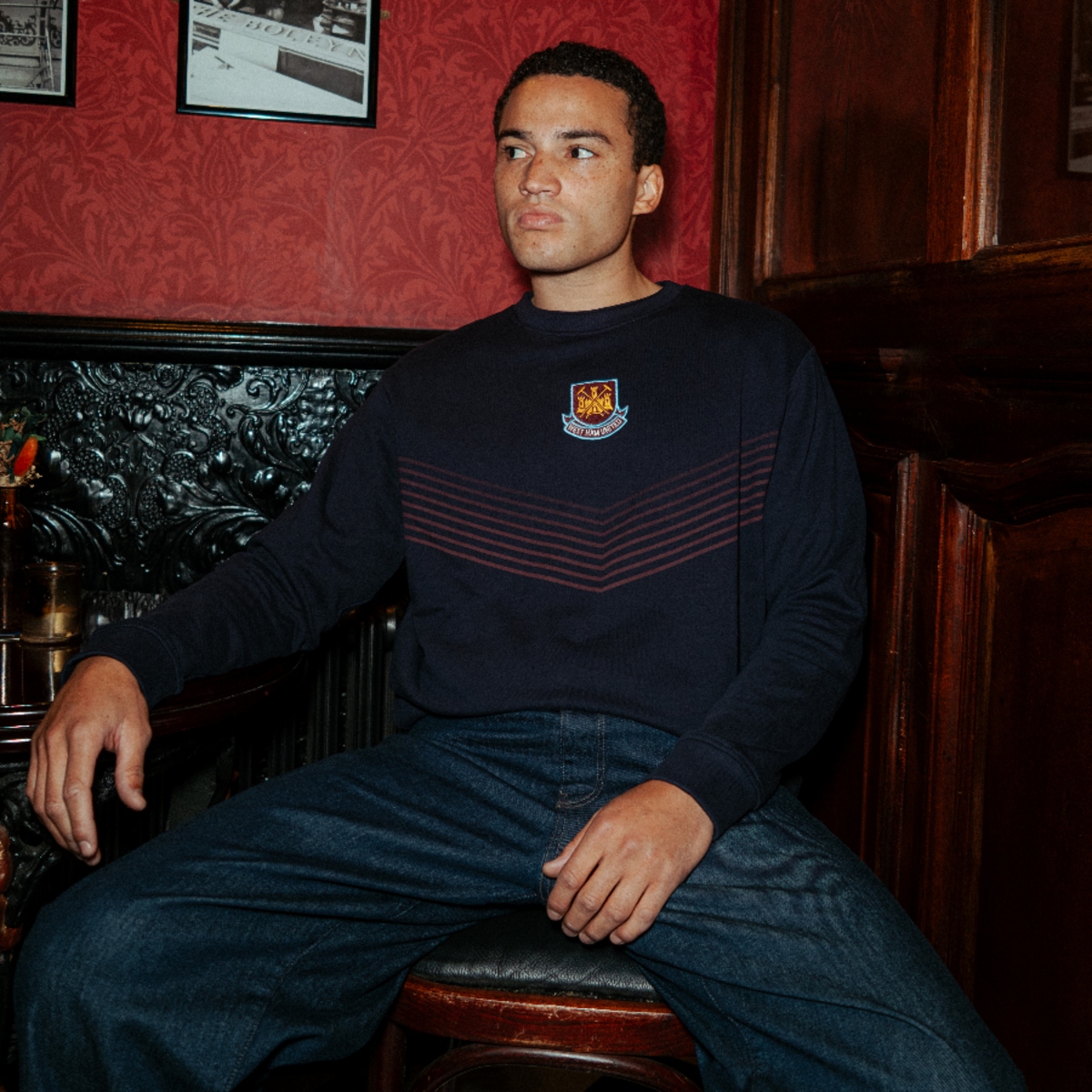 Свитшот West Ham United West Ham Navy Retro Chevron