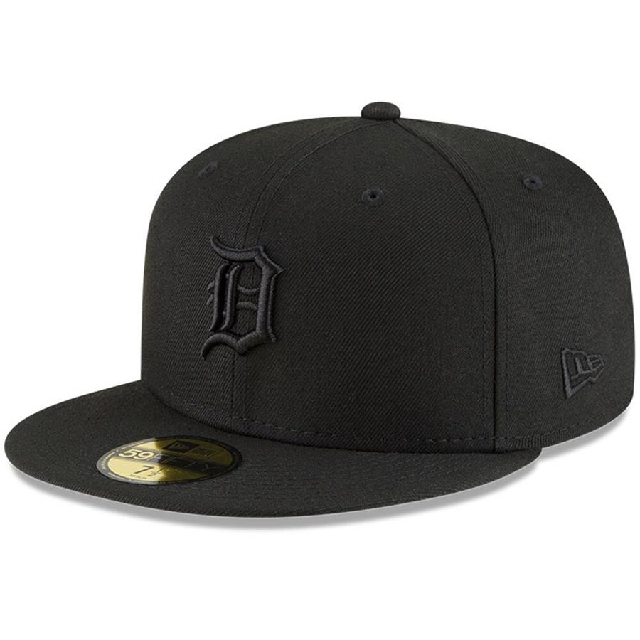 Detroit Tigers New Era Black on Black 59FIFTY Fitted Hat